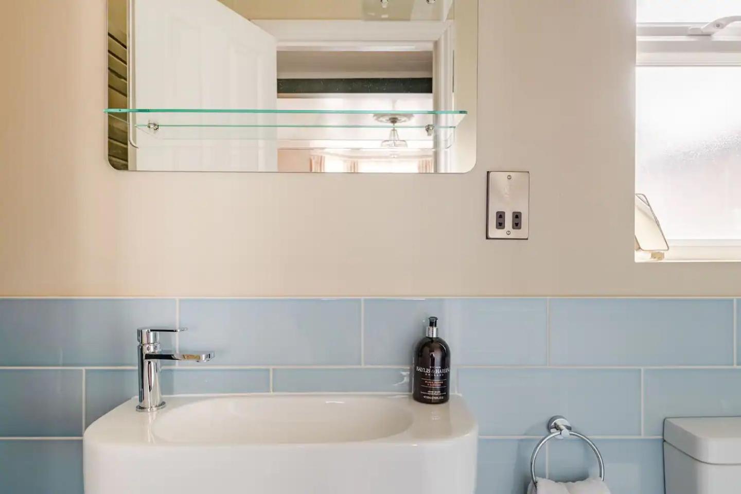 Deco Studio: King Bed, Kitchenette, Stylish & Comfortable Brighton Eksteriør bilde